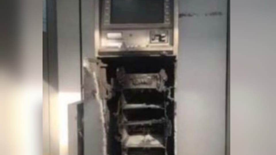 Loot in ATM of State bank of India in village of Phagwara