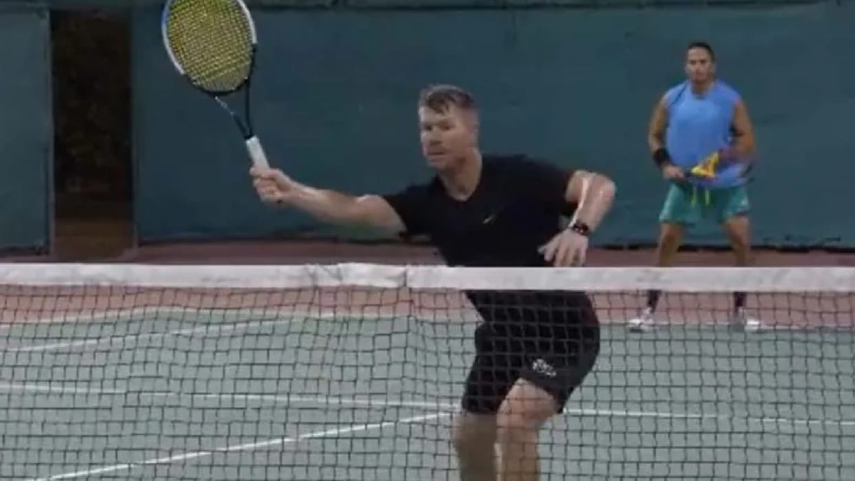 David Warner and Steve smith played tennis before second test against pakistan