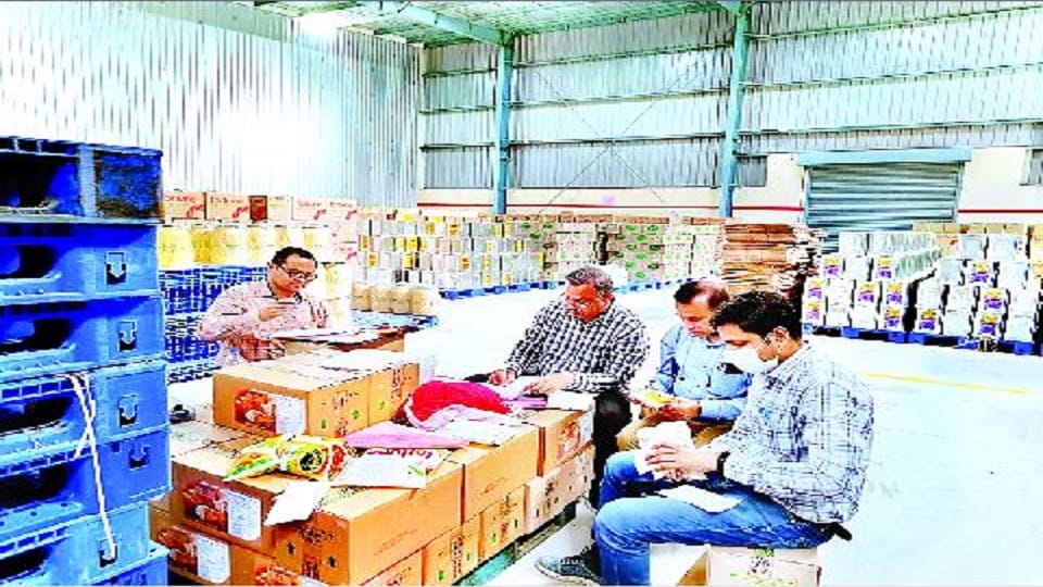 FSDA big action in Agra vanspati ghee and refined seas worth Rs 3.69 crore