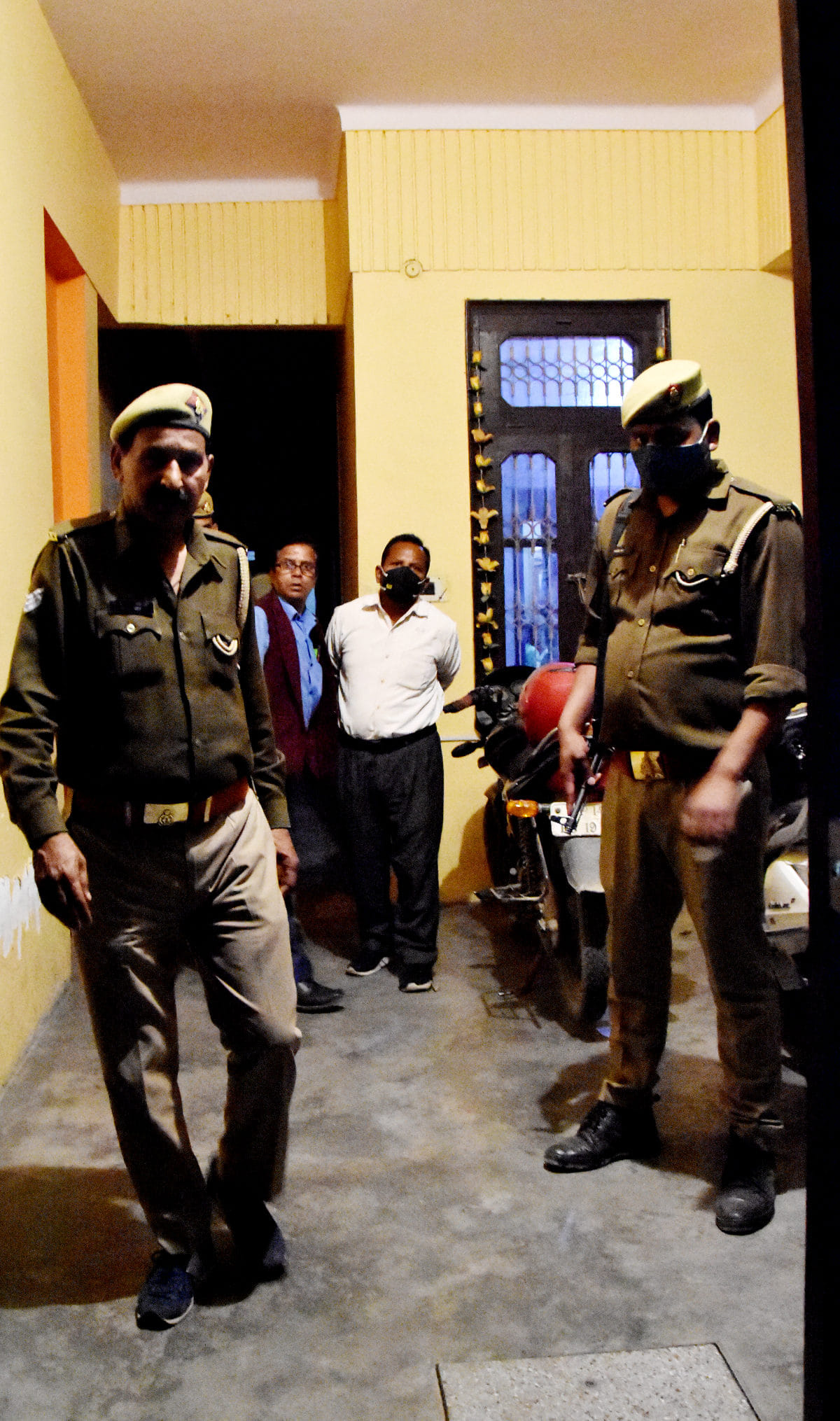 constable commits suicide in domestic dispute