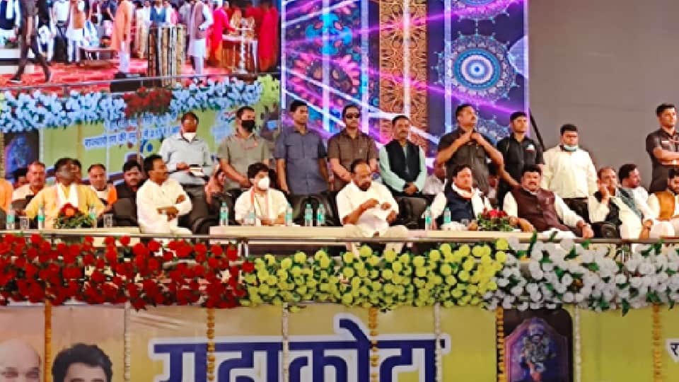 Sagar: Gopal Bhargava became emotional, said - there is no trust in politics, Scindia assured that I stand with you