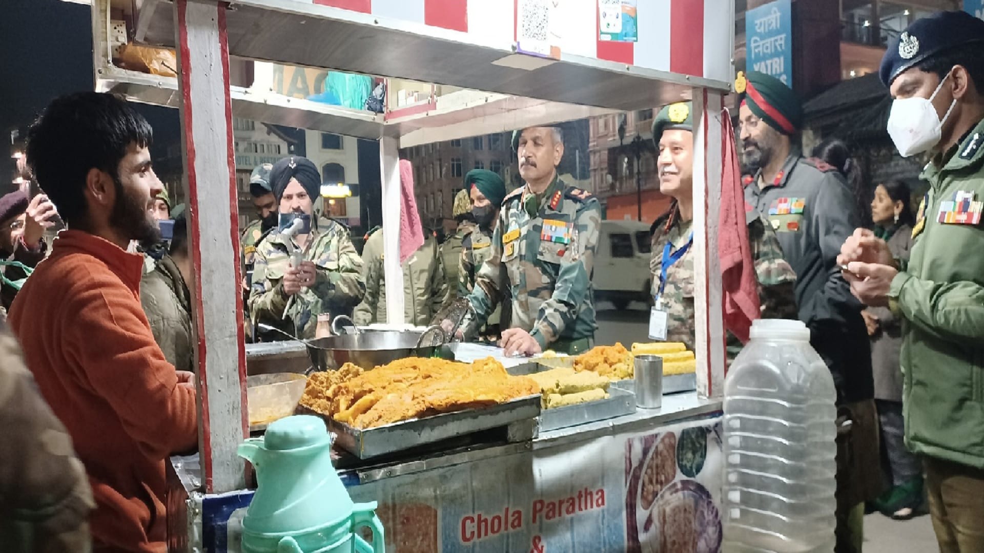 Army's Northern Command Chief Lieutenant General Upendra Dwivedi reached Chinar Corps