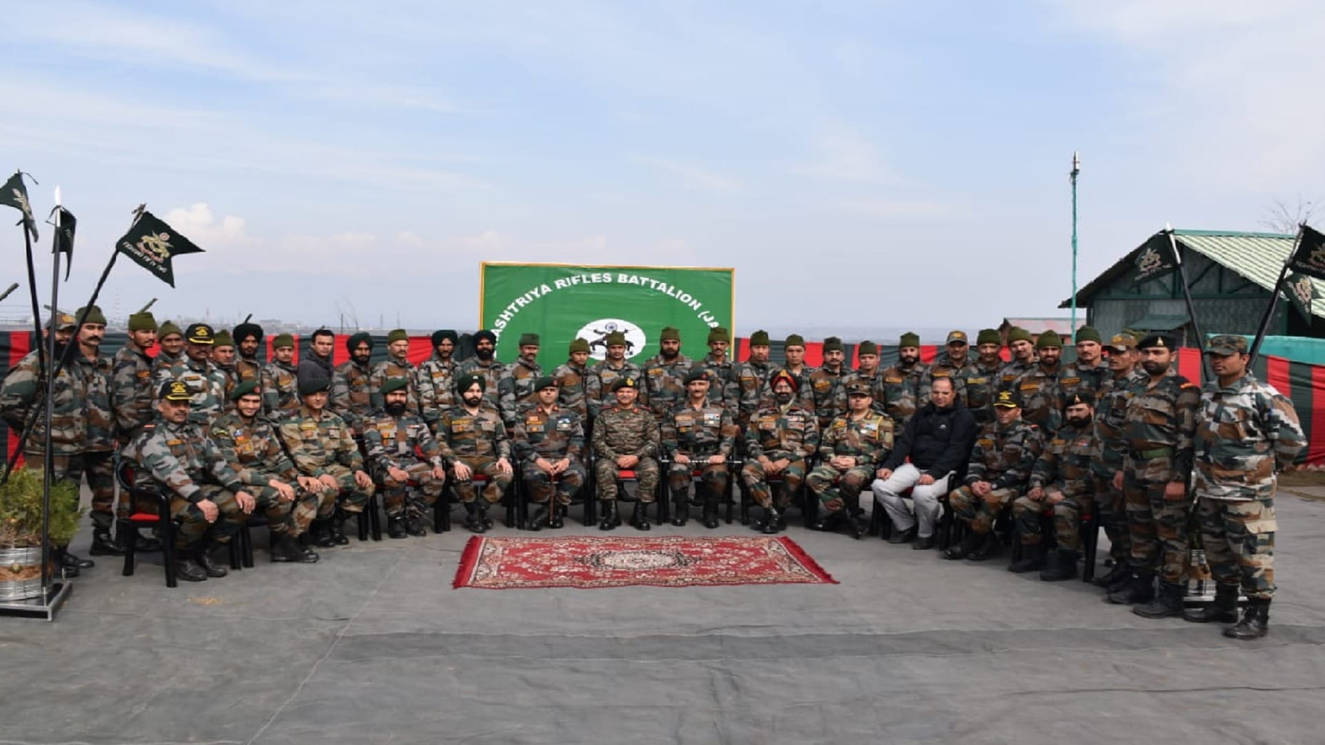 Army's Northern Command Chief Lieutenant General Upendra Dwivedi reached Chinar Corps