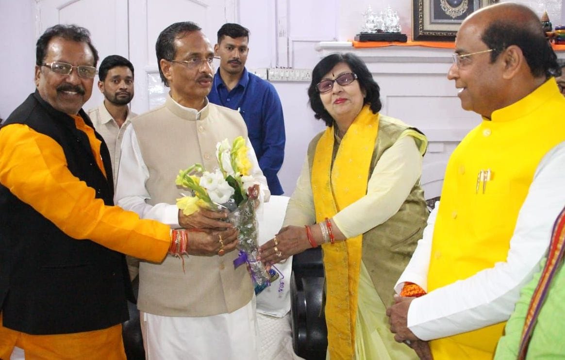 Kanpur Dehat : Somebody ran to Lucknow, some celebrated victory with supporters