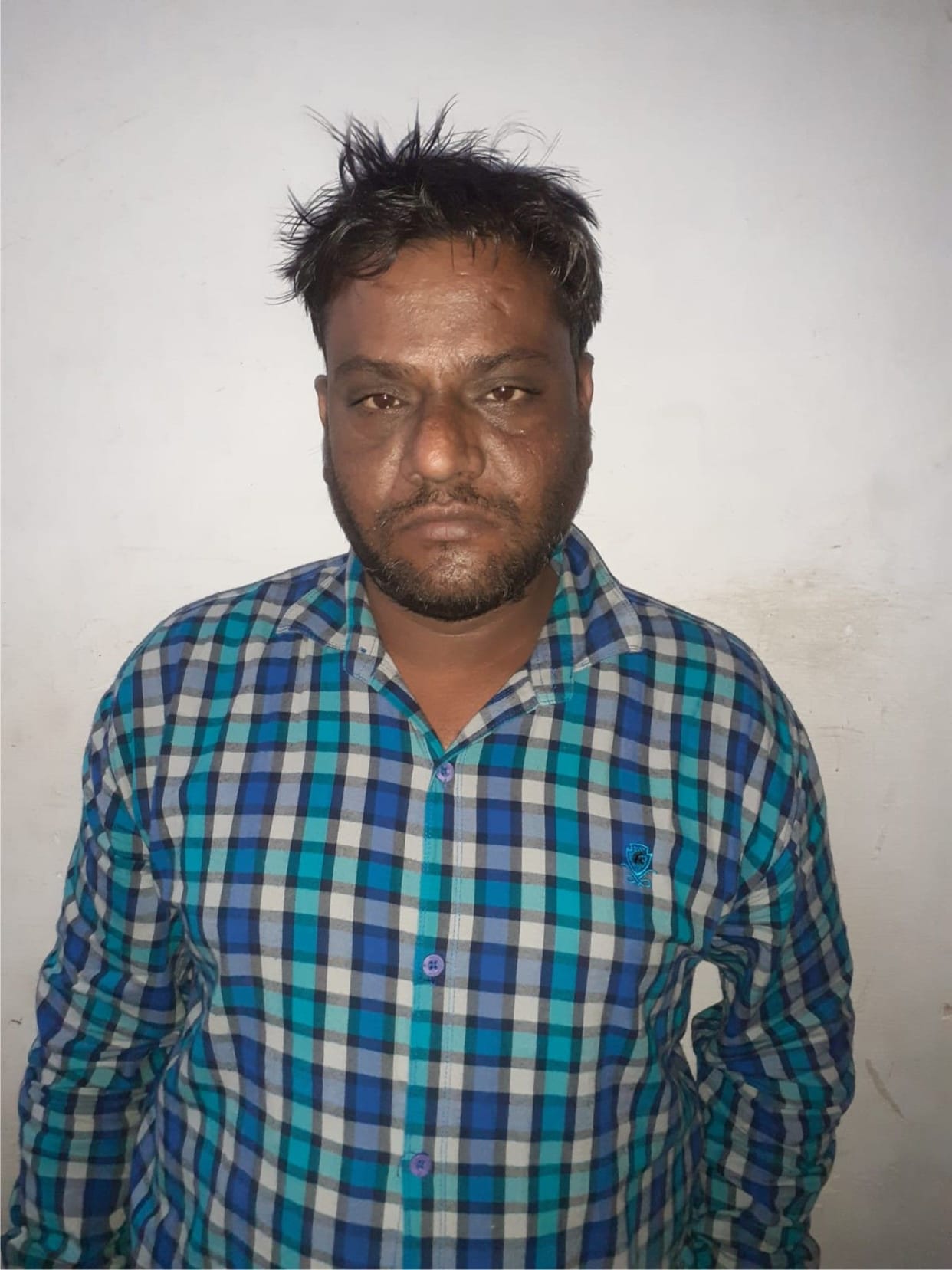 Mathura: The young man who came for blood test ran away with a bag of notes