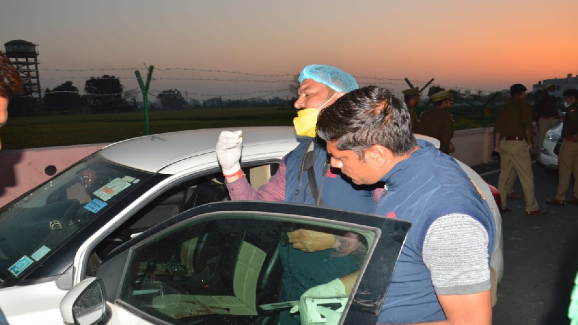 Badmash attempt to murder veterinary doctor rajbeer singh in Meerut