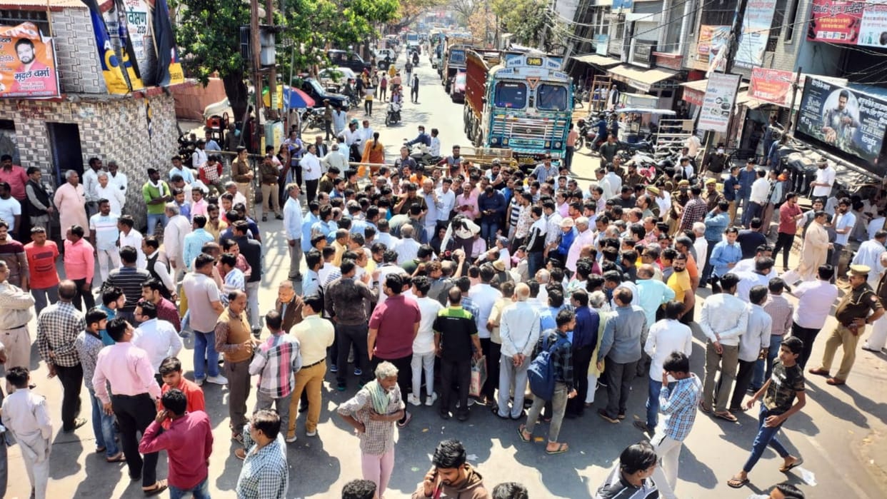 Bulandshahr syana jaggery trader killed for protesting against loot
