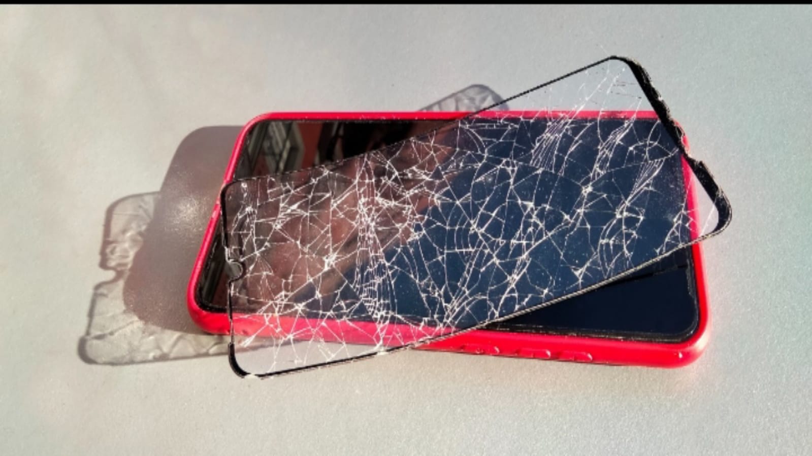 Mobile Safety Tips Never use cheap tempered glass on your smartphone otherwise you will face big loss