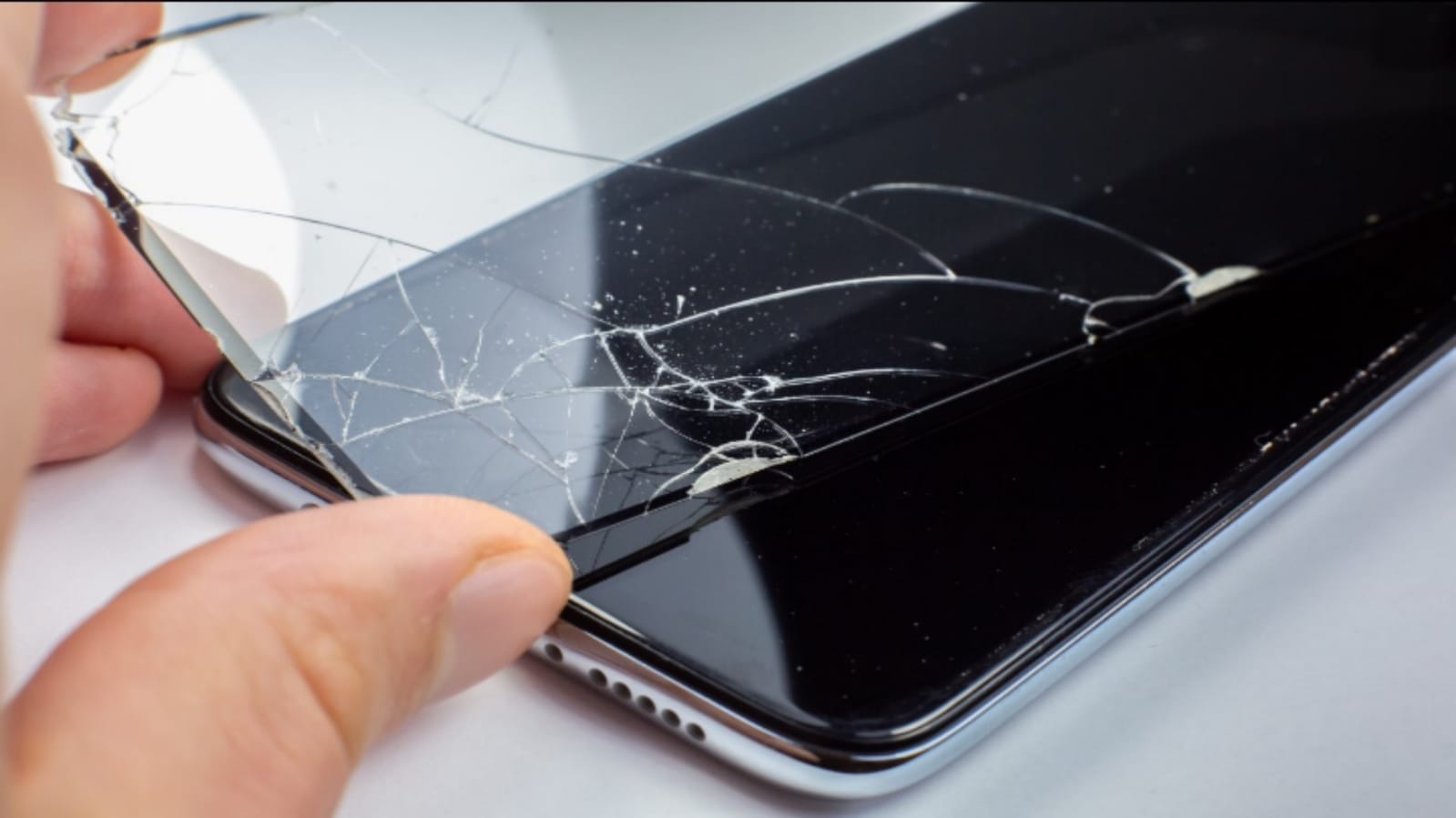 Mobile Safety Tips Never use cheap tempered glass on your smartphone otherwise you will face big loss
