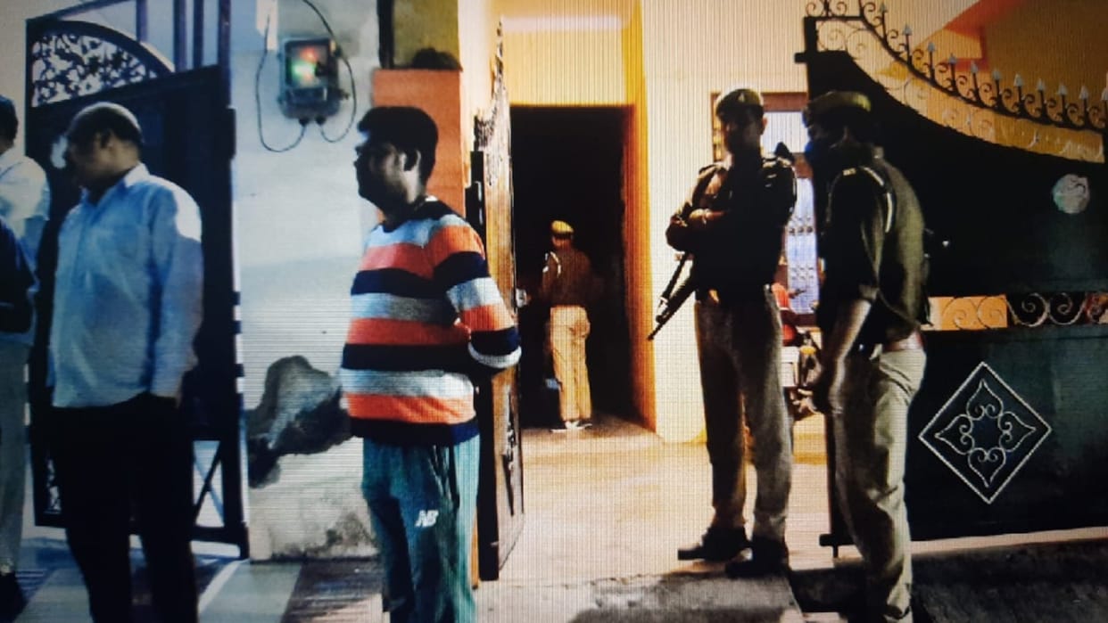UP News: soldier committed suicide by hanging in Saharanpur and mourning in village of Muzaffarnagar