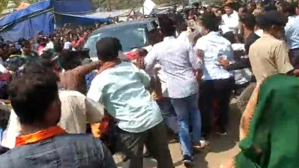 Odisha MLA vehicle runs over crowd Many People injured Including Police Officers Latest News In Hindi 