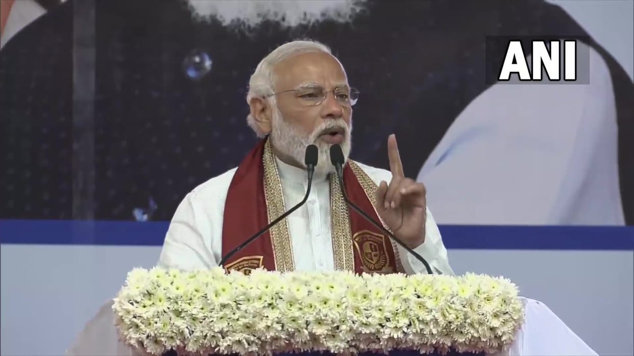 PM Modi in Gujarat: PM Narendra Modi at first convocation of National Defense University in Gujarat Today
