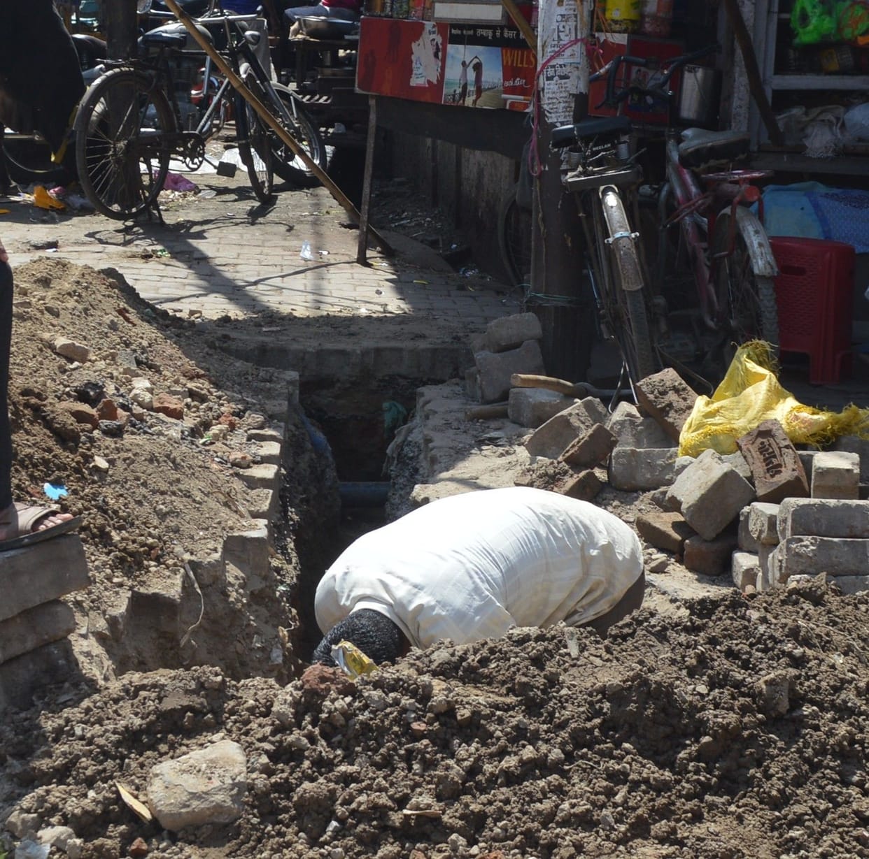Hathras: Amrit scheme is becoming poison for the city dwellers