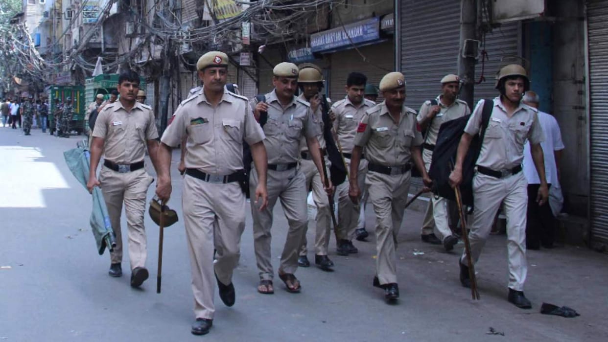 UP: Policemen posted in a district for three years will be transferred