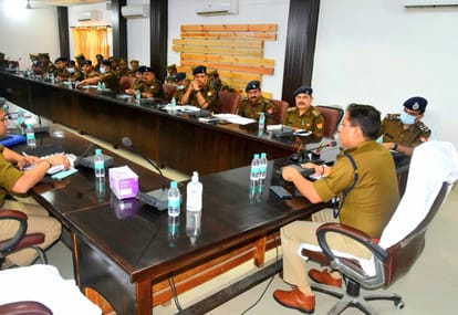 After election varanasi police commissioner crime meeting said action against mafia should not be delayed