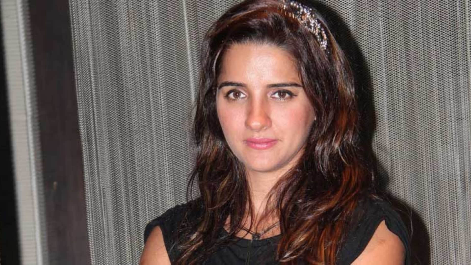 Shruti seth on her kissing scene with mugdha godse in bloody brothers