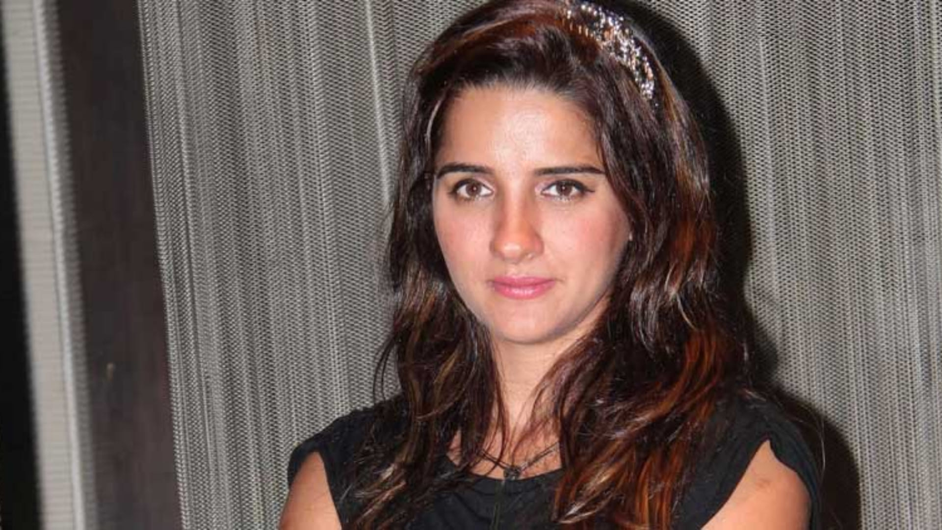 Shruti seth on her kissing scene with mugdha godse in bloody brothers