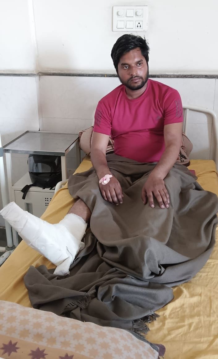 Typist kidnapped and beaten with sticks for not returning one lakh, case registered