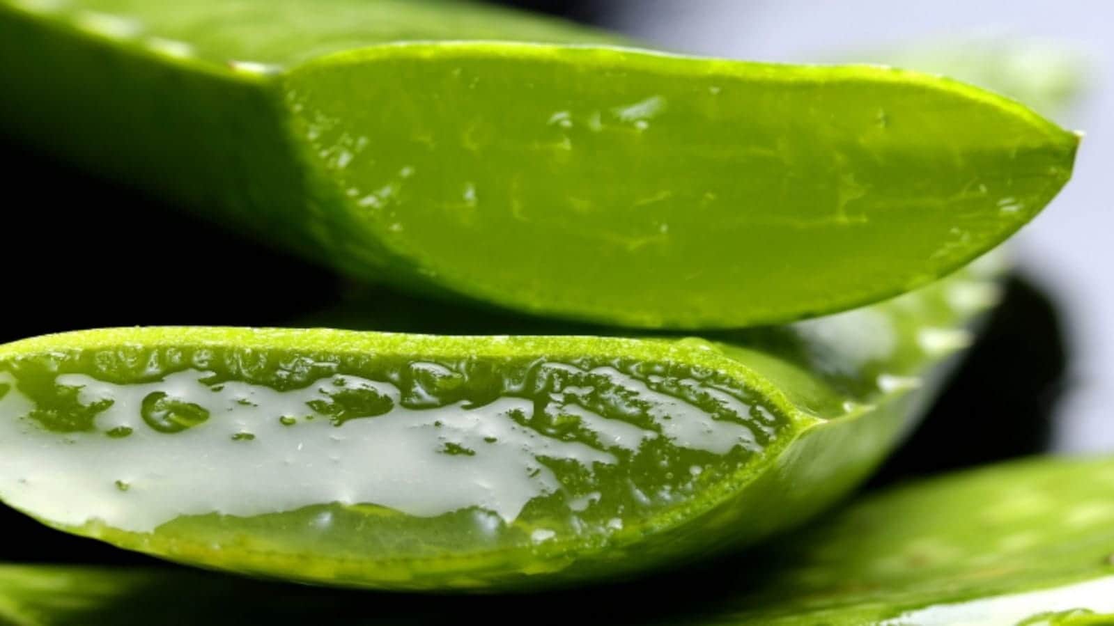 Beauty Tips how to clean you back of body with the help of lemon
