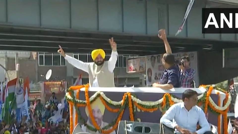 Punjab Election 2022 AAP Kejriwal and Bhagwant Mann Mega Road Show Amritsar Today