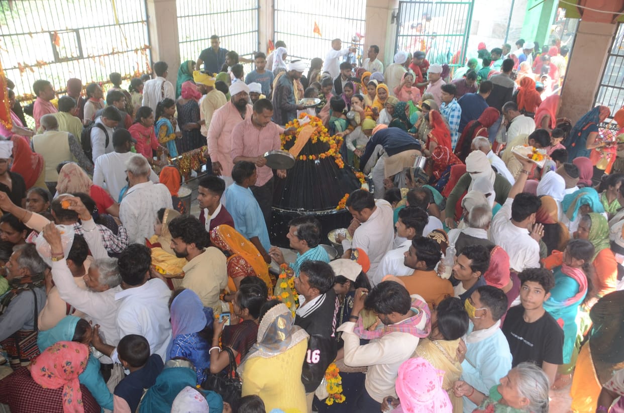 A flood of faith gathered at the cave Baba temple