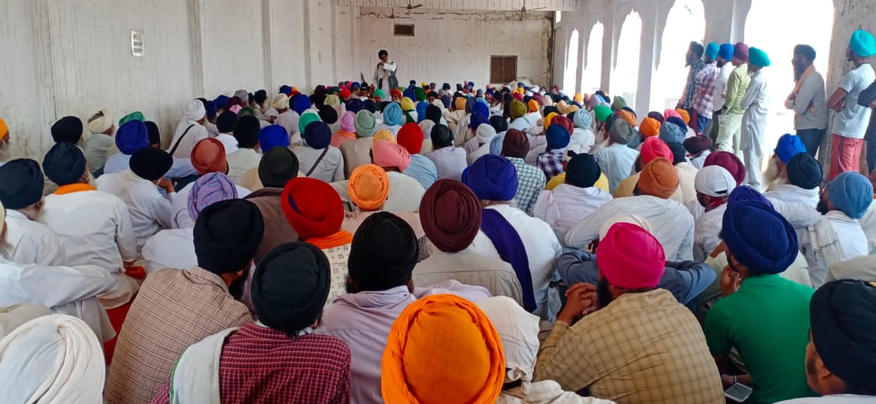 Farmers hold meeting after beating up witness of Tikunia violence, appeal to celebrate Holi at home
