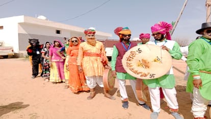 Fag Mahotsav organised in Churu people enjoyed holi geet and chang play