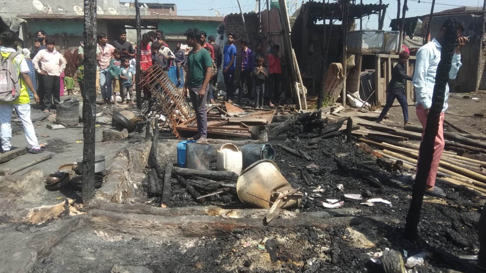 Delhi gokulpur village fire ranjeet to marry after Holi sister next month but burn alive in fire