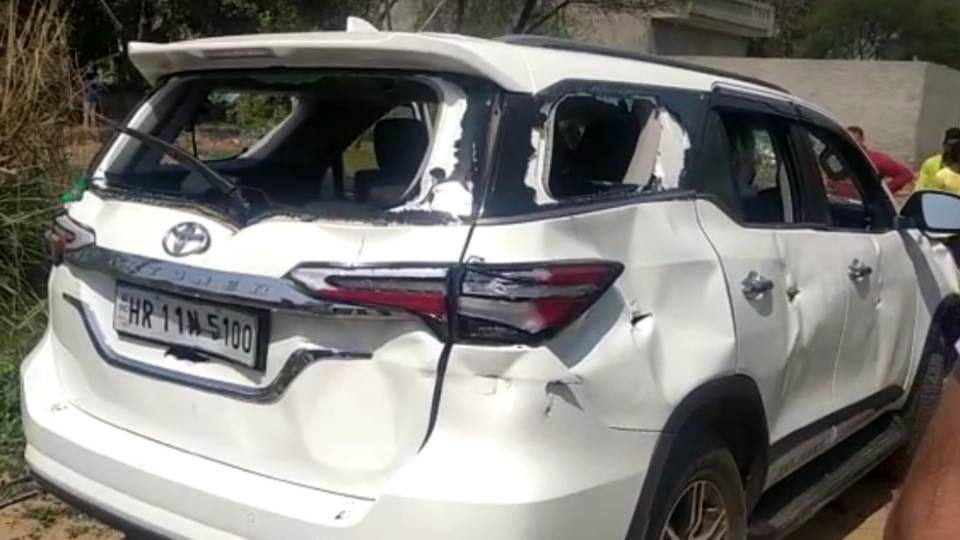 Firing on father and son in Rohtak of Haryana