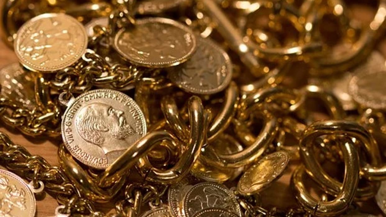 retired scientist discovers golden coin ancient treasure auctioned in crore of rupees