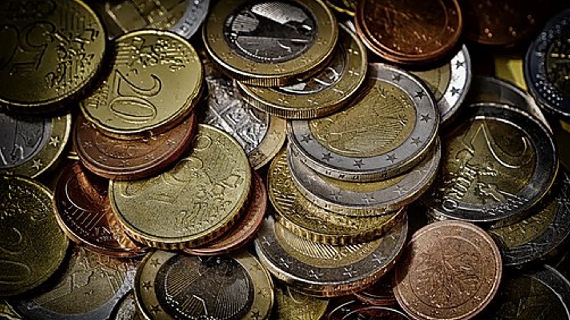 retired scientist discovers golden coin ancient treasure auctioned in crore of rupees