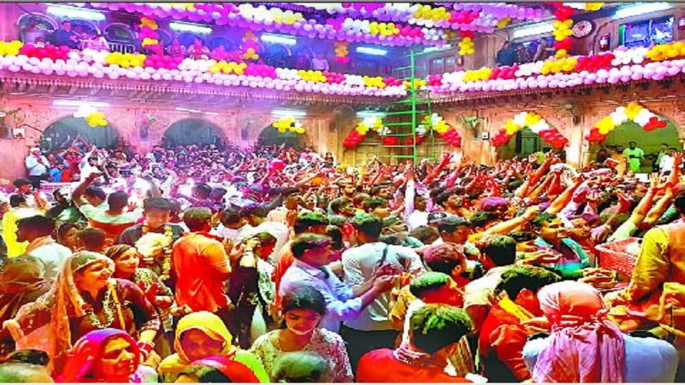 Mathura holi 2022 celebration news in hindi