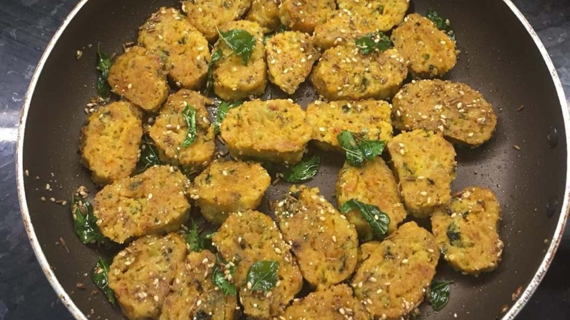 aaj ki rasoi recipe to make lauki ki muthiya