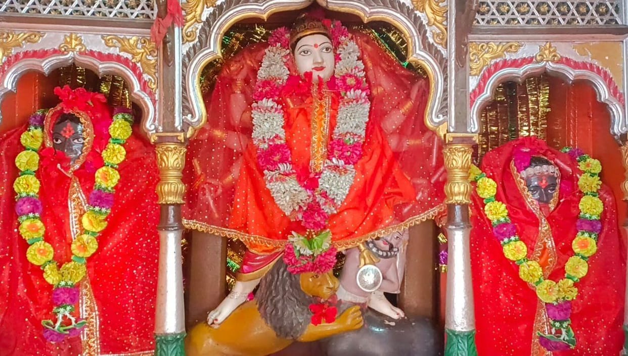 50 thousand cash stolen from temple including three silver crowns