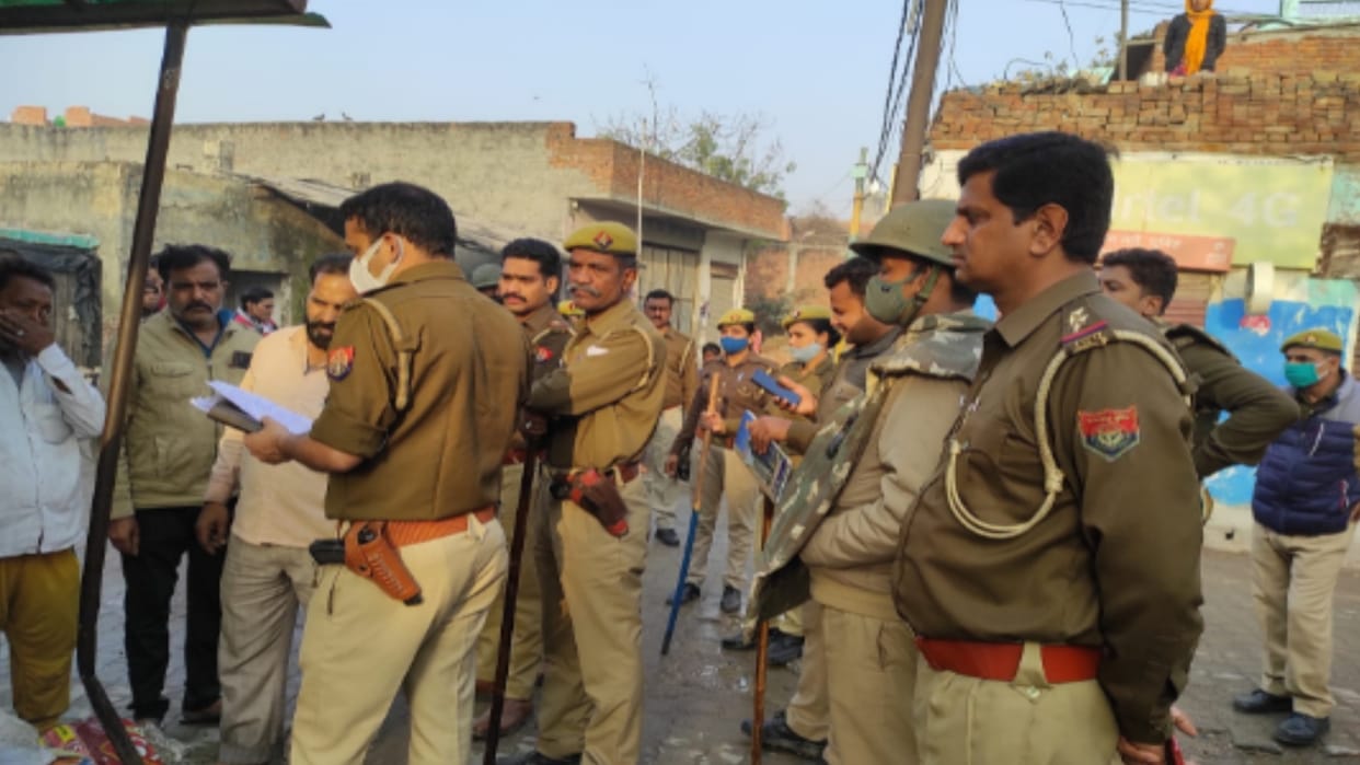 Meerut: 32 teams of police arrived to verify the miscreants as soon as the elections were over