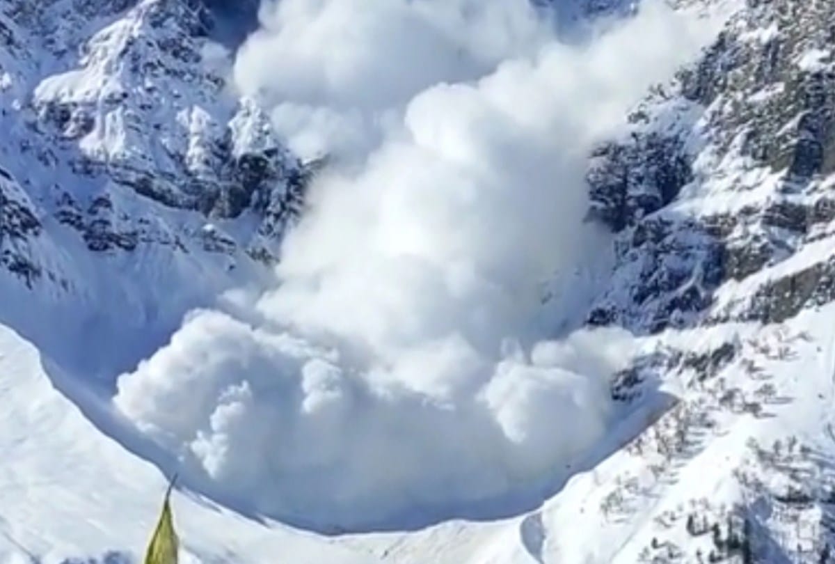 avalanche near Khangsar lahaul spiti himachal pradesh