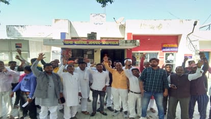Fierce uproar over the death of BJP worker, police sent dead body from Ghat for post-mortem