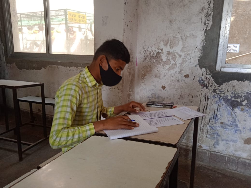in 11 centers of sirmaur district students give first tearm 10 th class examination