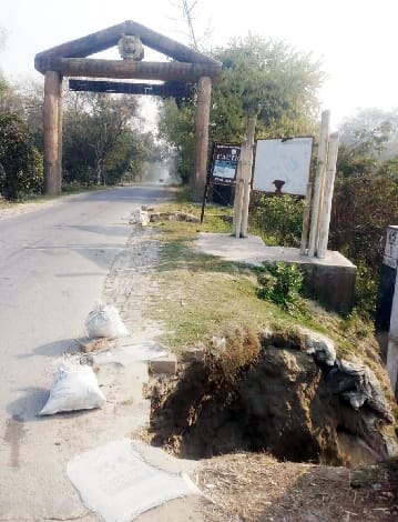 Deep pits on Nakuha bridge due to soil cut on both sides