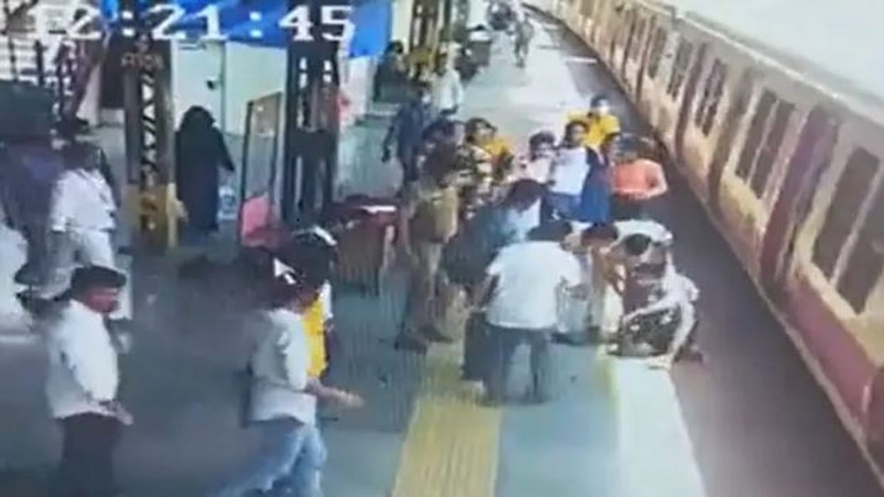 rpf soldier saves passenger life at Wadala station in Mumbai video goes viral