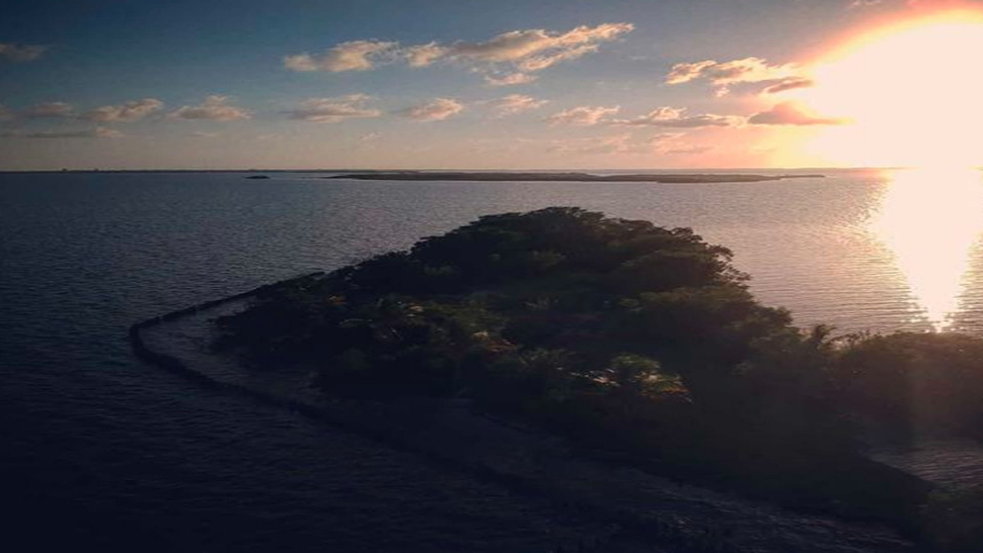 Two men buy an entire Caribbean island through crowdfunding to start their own country