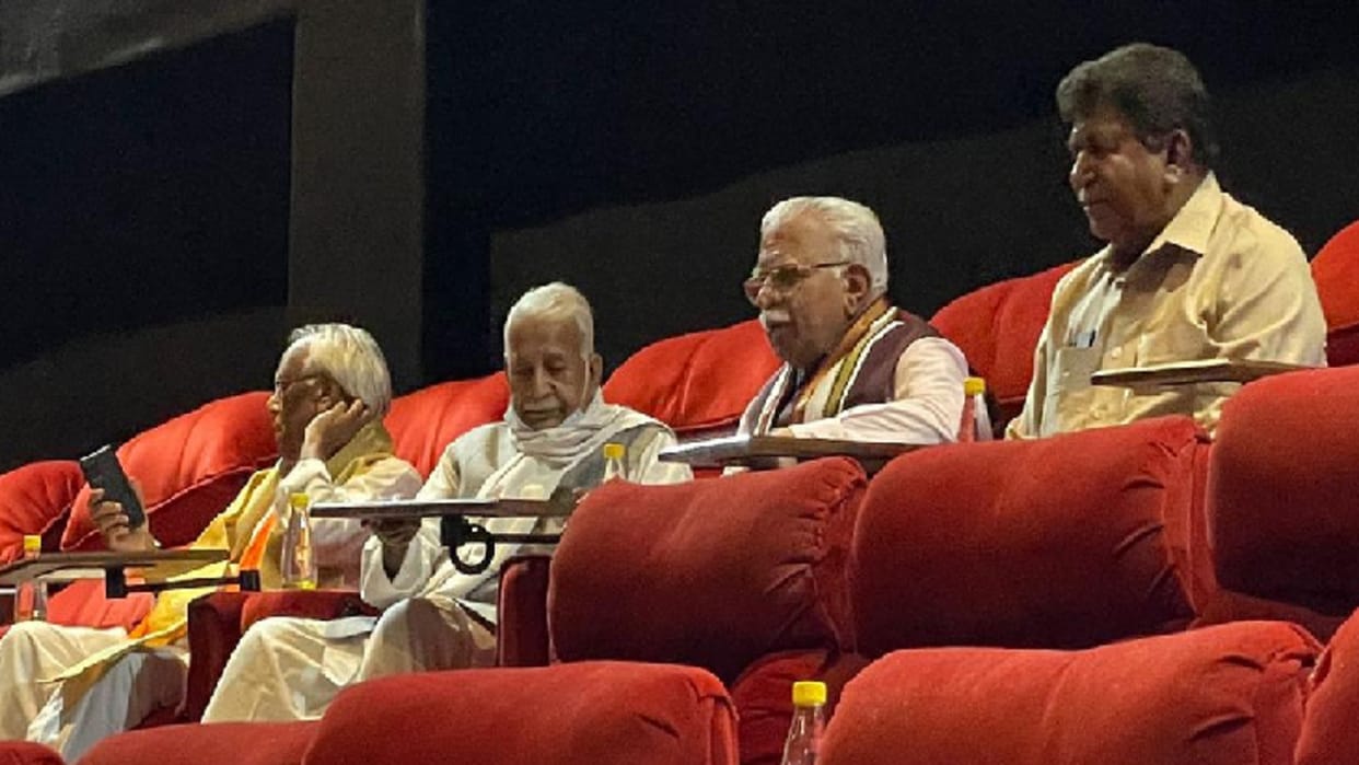 Chief Minister manohar lal Khattar watched the film Kashmir Files in theatre.