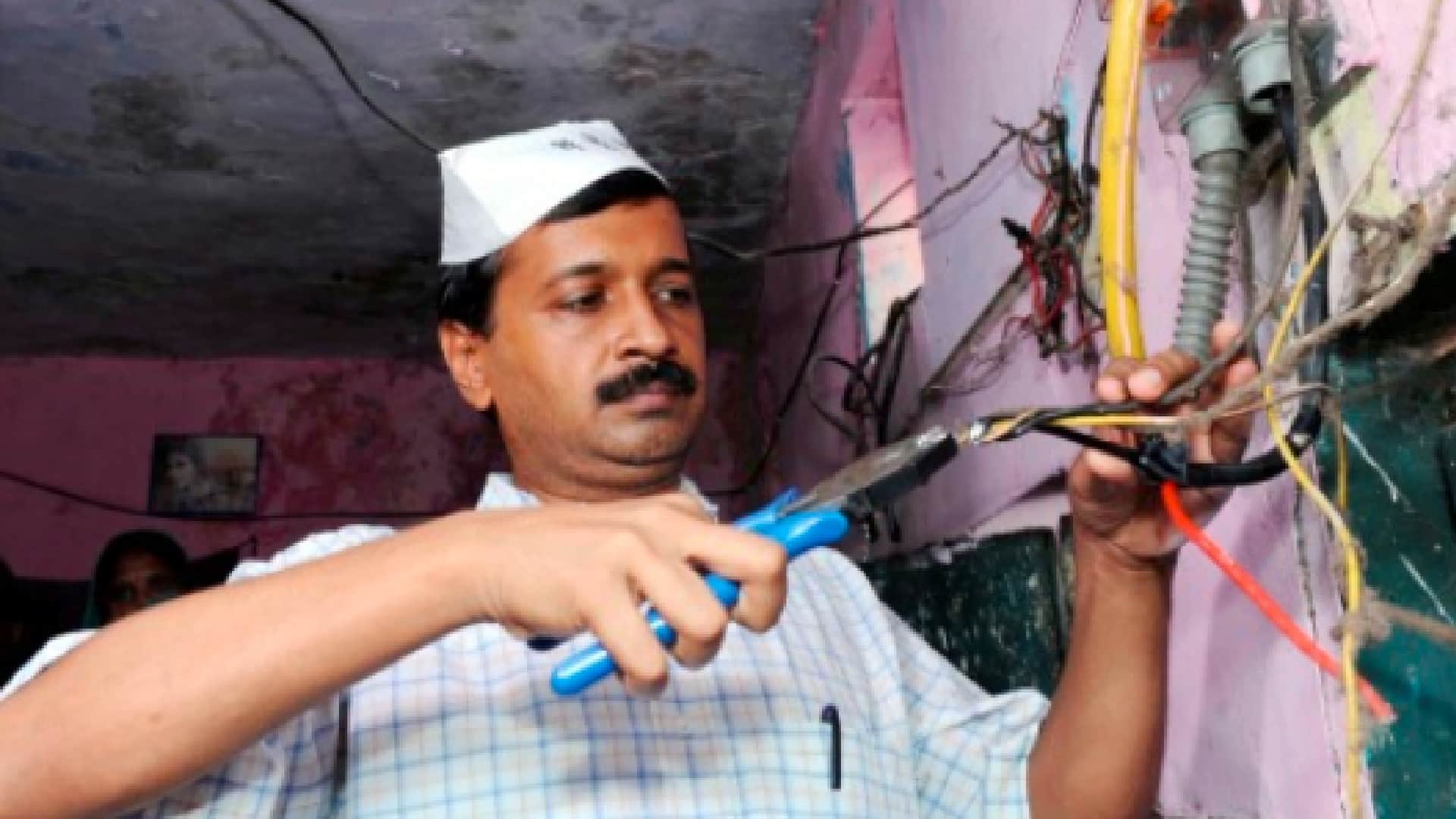 Preparation for 2023: Electricity relief from Kejri, Bulldozer from Yogi, loan waiver from Congress; Shivraj played his master stroke