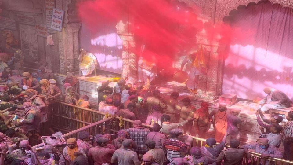 rangbharni ekadashi 2022 holi celebrations in Banke Bihari Temple Vrindavan Mathura Up News