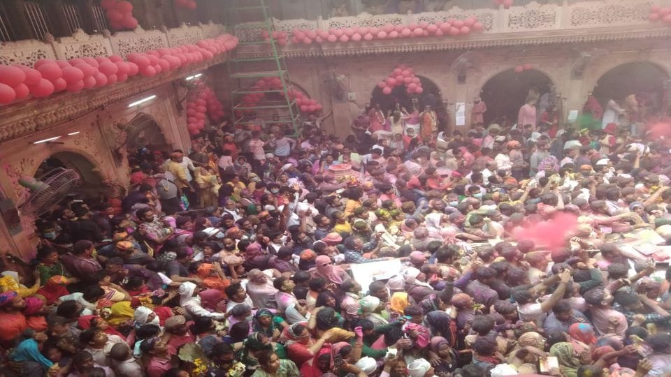 rangbharni ekadashi 2022 holi celebrations in Banke Bihari Temple Vrindavan Mathura Up News