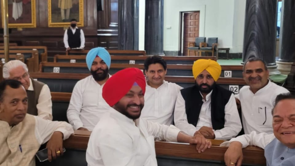 Bhagwant Mann resign from Loksabha Seat of Sangrur in Delhi today