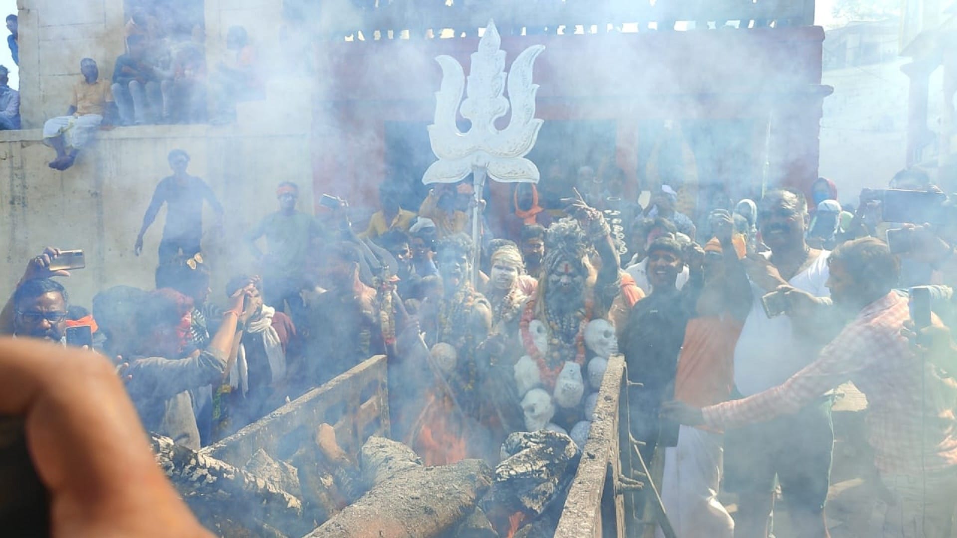 Chita bhasm Holi played at Harishchandra Ghat in varanasi