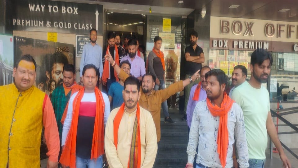 Two theaters in Agra locked for not showing The Kashmir Files