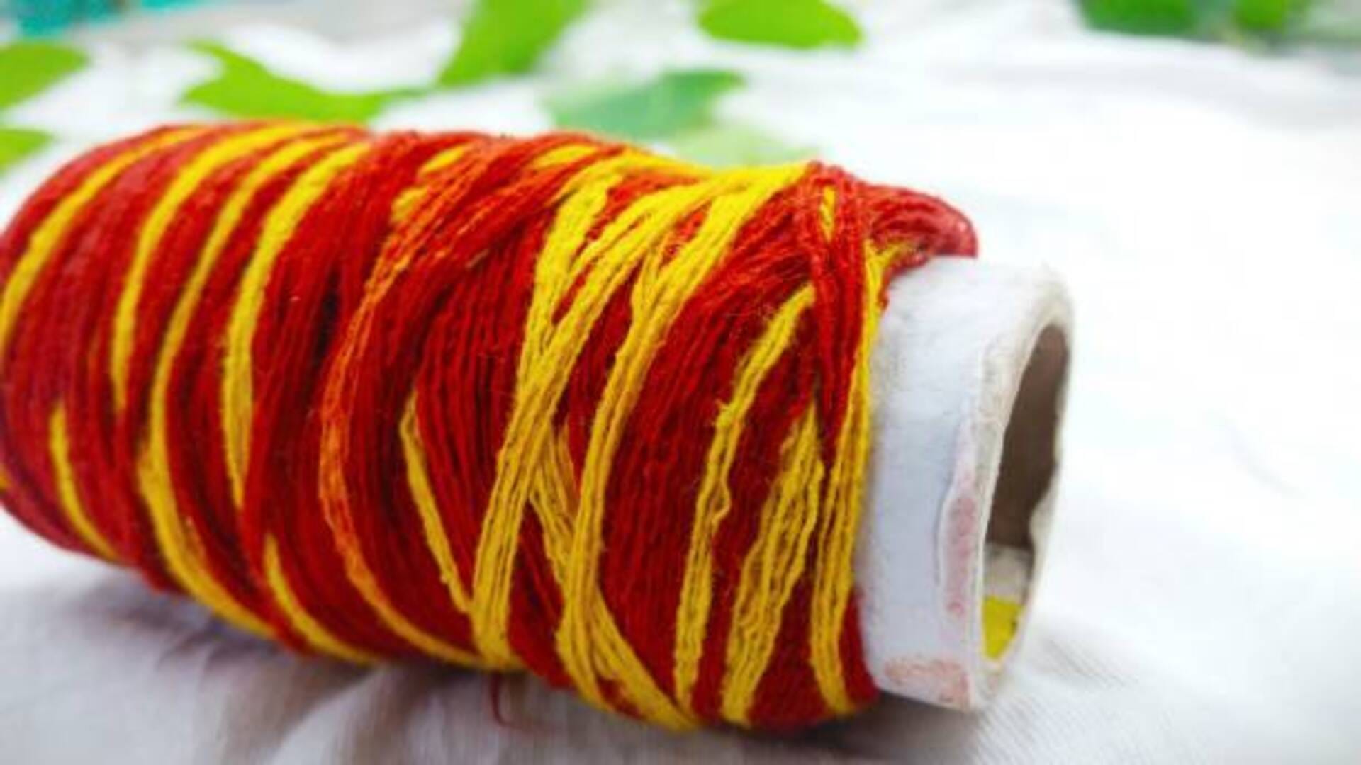 Kumbh And Meen Rashi Should Never Wear Red Thread Know Lal Dhaga Bandhne Ke Fayde In Hindi