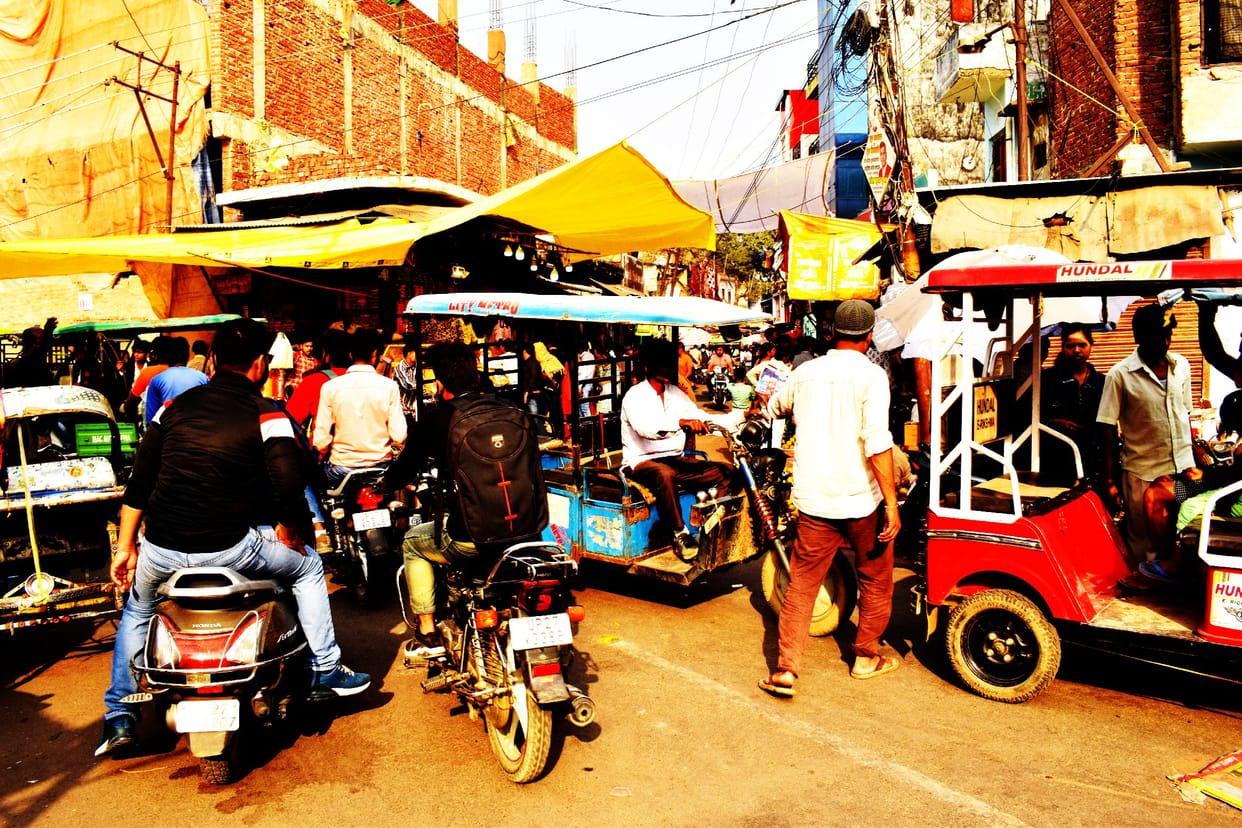 Traffic system collapsed on festival, people struggling with jam
